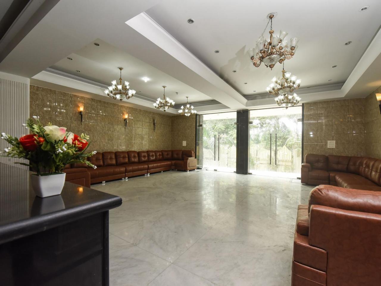 Capital O 16676 Near Noida City Center Bagian luar foto